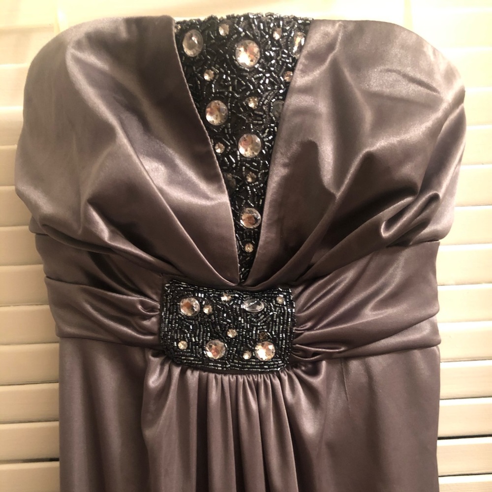 My Michelle formal dress strapless